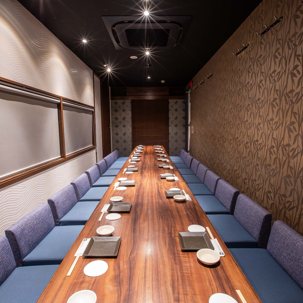 最大44名様までOK！大型の歓迎会・懇親会にもご利用いただけます | 大衆＆個室 祭酒場-マツリサカバ- 名駅3丁目店